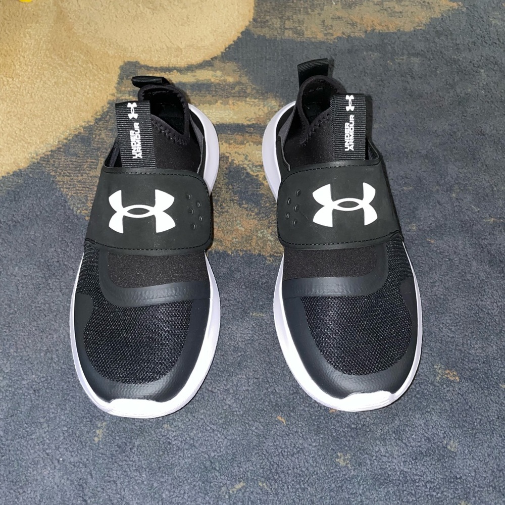 Under Armour womens size 9